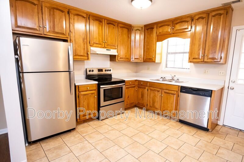 Building Photo - 303 Withrow Rd