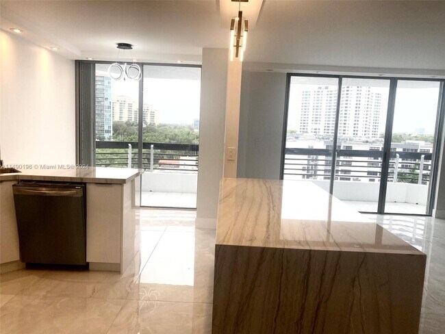 Building Photo - 3530 Mystic Pointe Dr