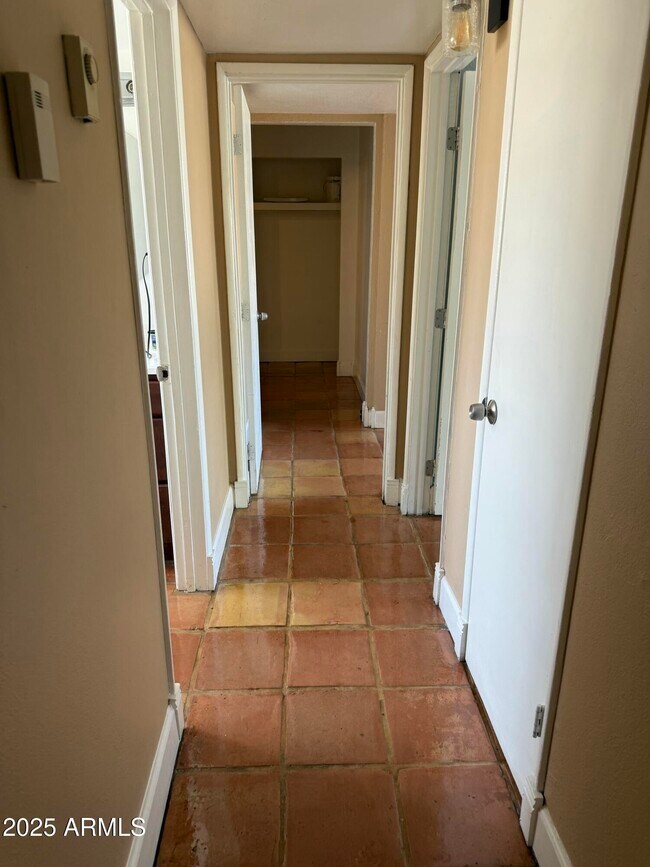 Building Photo - 349 E Thomas Rd