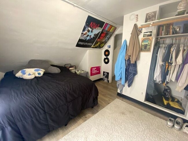 Building Photo - $625 | ROOMMATE WANTED | 7 Bedroom, 3 Bathroom House | Available for Immediate Move-In