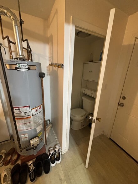 Building Photo - 2472 Warren Pky