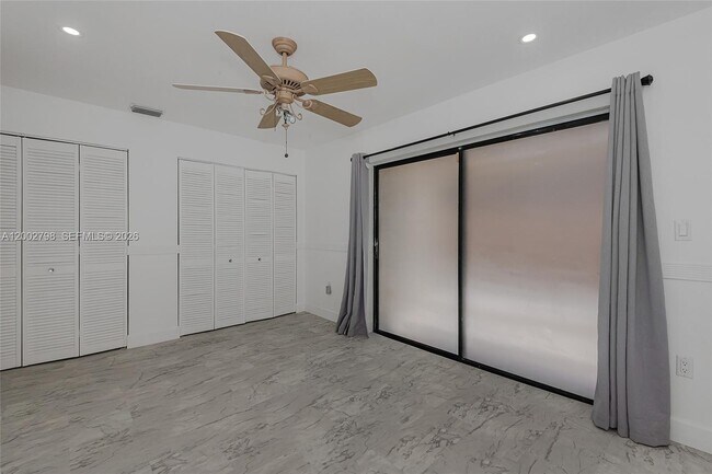 Building Photo - 6325 SW 138th Ct