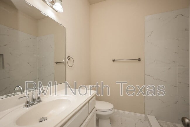 Building Photo - 9716 Lance Dr