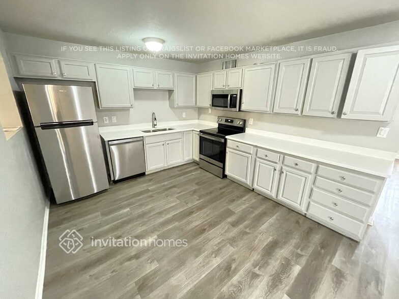 Building Photo - 4048 W Townley Ave