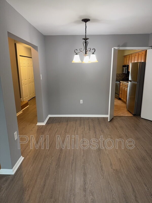 Building Photo - 749 Azalea Dr