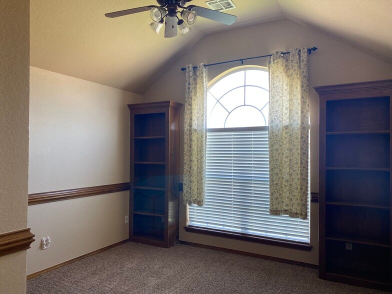 Bedroom 4/Office - 8420 NW 106th St