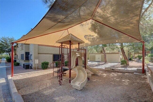 Building Photo - 7200 W Pirates Cove Rd