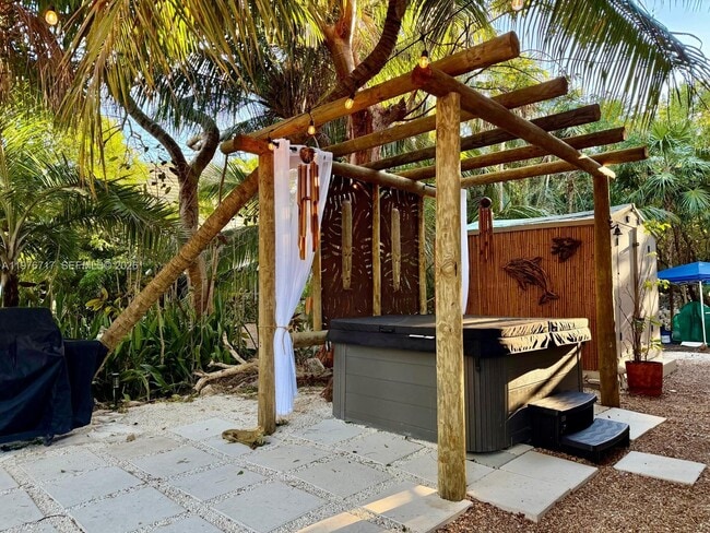 Building Photo - 1615 Harbor Dr