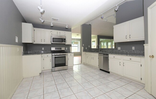 Building Photo - 14002 Taco Ct