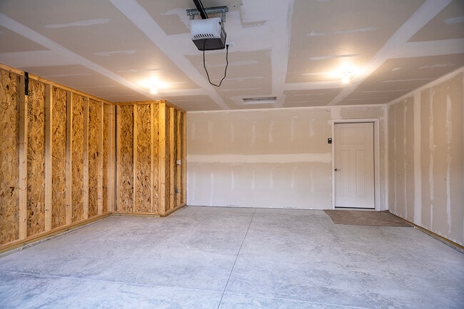 Building Photo - 925 Green Pastures Trl