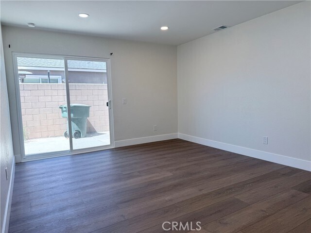 Building Photo - 12650 Cypress Ave