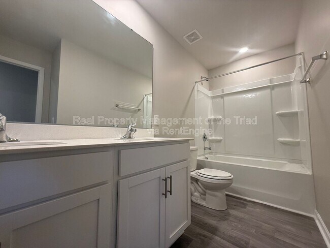 Building Photo - 5277 Ironwood Dr