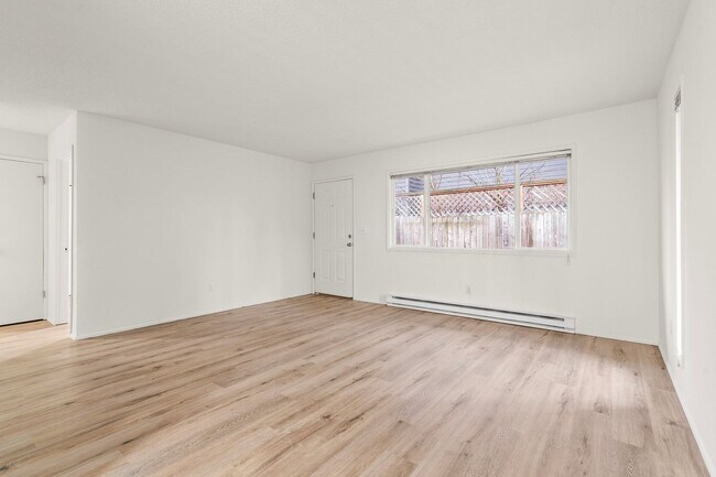 Building Photo - 1912-1914 SE Tacoma St.