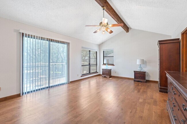 Building Photo - 709 Show Low Ct