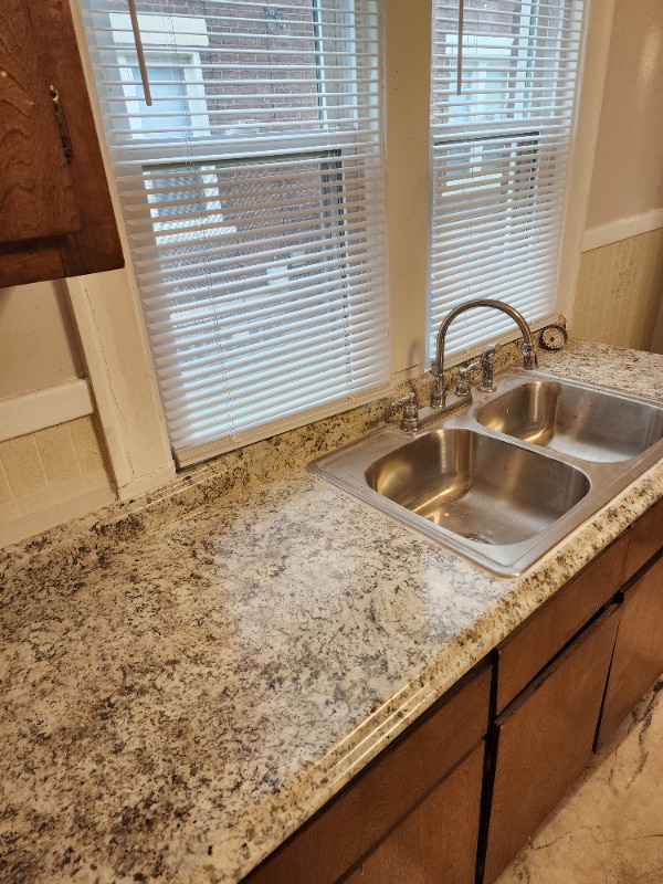 Building Photo - 9775 Chenlot St