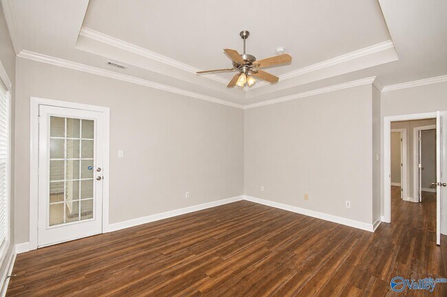 Building Photo - 103 Tudor Pl