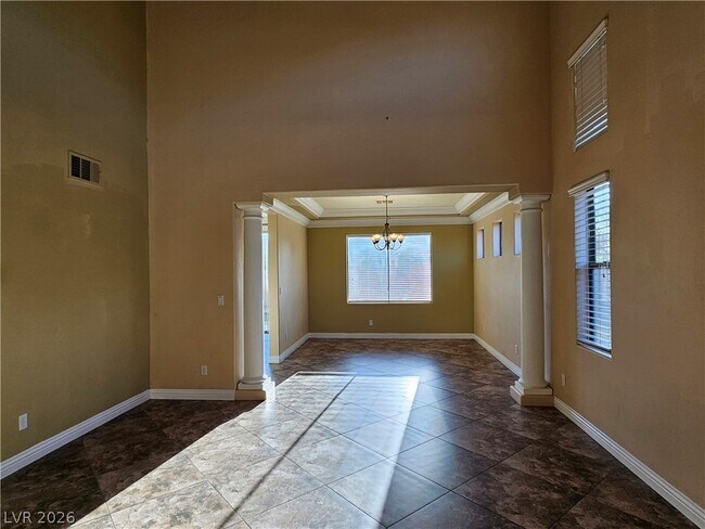 Building Photo - 5604 Pacesetter St