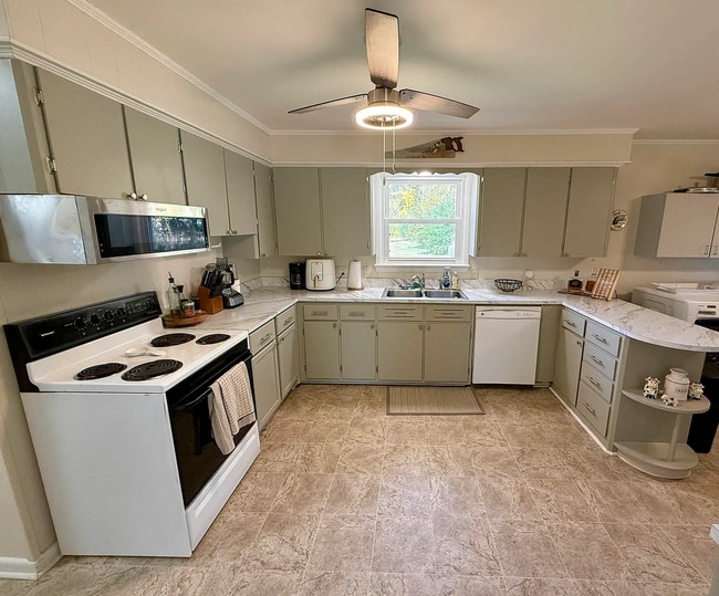 Building Photo - 1306 Peggy Ann Dr