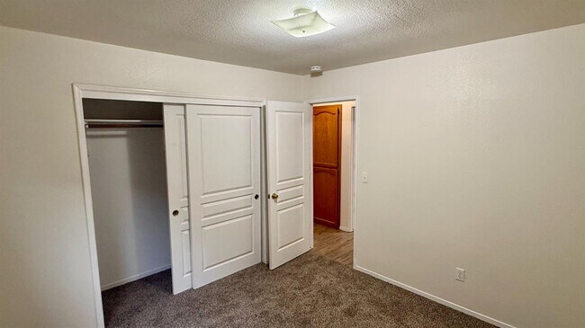 Building Photo - 945 Don Medico Dr