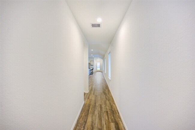Building Photo - 5618 Redstone Gardens Dr