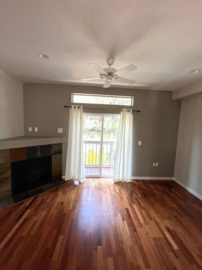 Building Photo - 10308 SW Hollyridge Ln