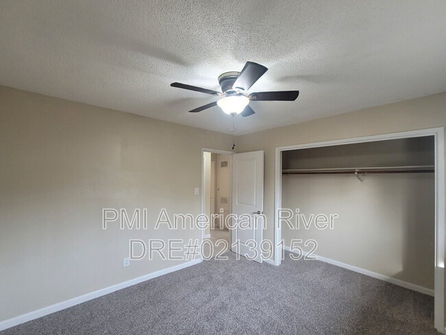 Building Photo - 440 Russell St