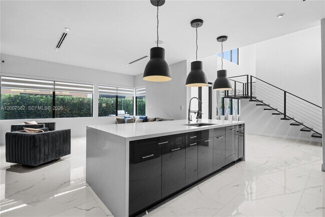 Building Photo - 17900 SW 149th Ave