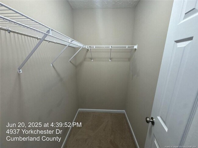 Building Photo - 4937 Yorkchester Dr
