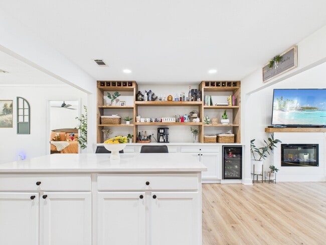 Building Photo - 38 Cape Dr NW