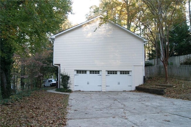Building Photo - 4239 Glenforest Way