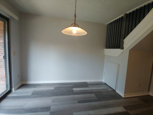 Building Photo - 2B/2B in Desirable Boulder Wimbledon Condos