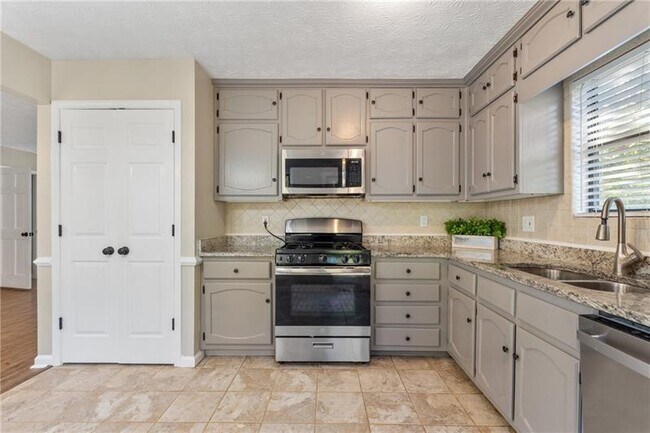 Building Photo - 4709 Trickum Rd