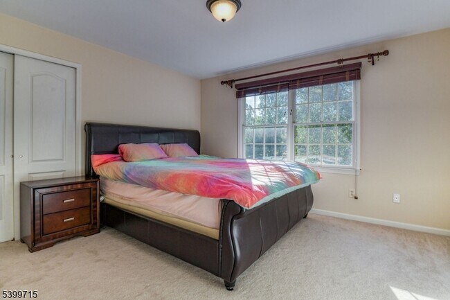 Building Photo - 5 Hidden Valley Way