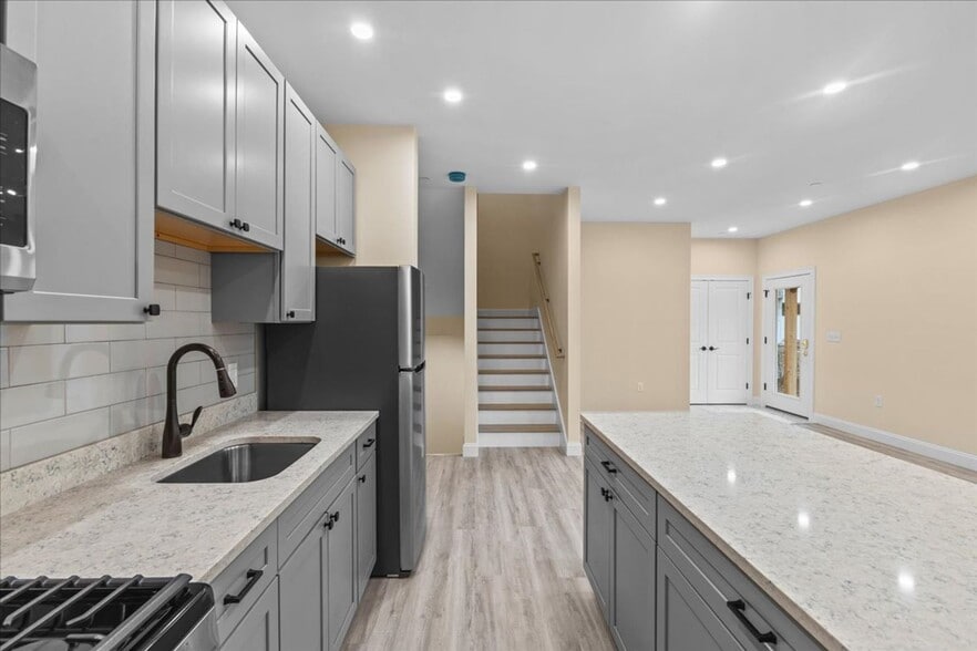 Building Photo - 86-88 North Winooski Ave