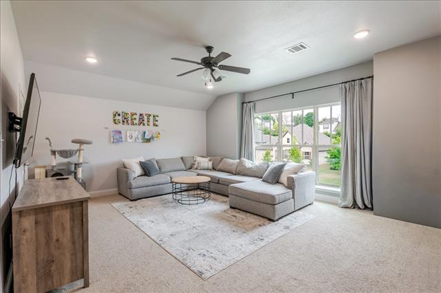 Building Photo - 560 Inwood St