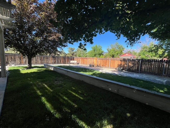 Building Photo - 3/2/2 Gorgeous Home In Gardnerville - Ruhe...