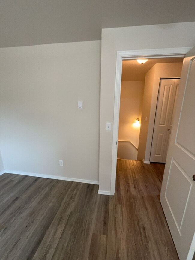 Building Photo - 2319 Wilson Ave