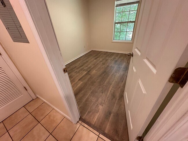 Building Photo - 119 Premiere Ct
