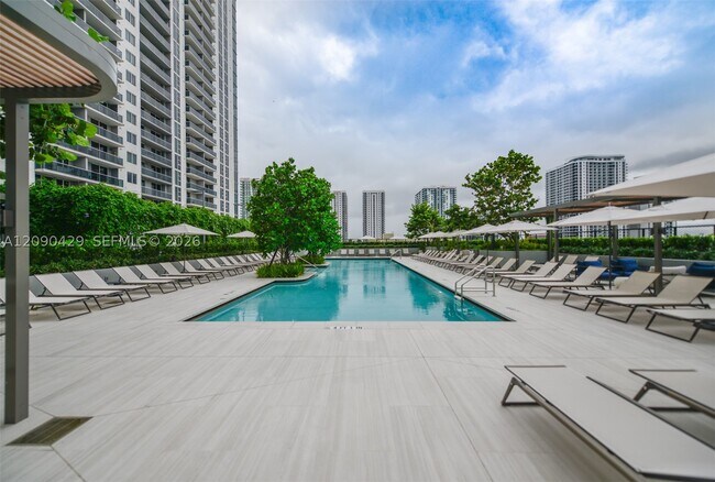Building Photo - 1400 Biscayne Blvd