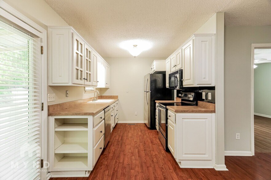 Building Photo - 6717 San Moore Dr