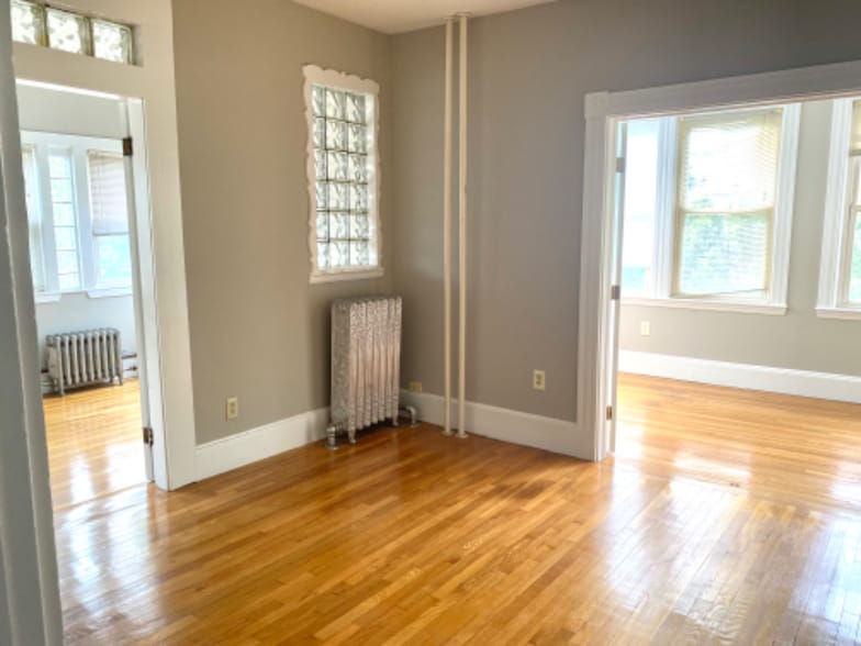 Building Photo - 322 Brookline St