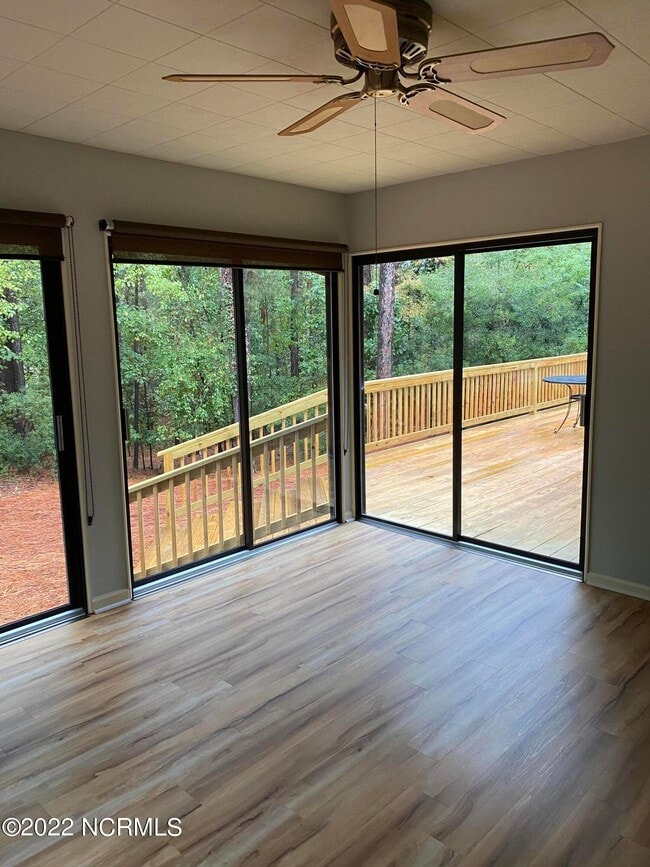 Building Photo - 285 Lake Forest Dr