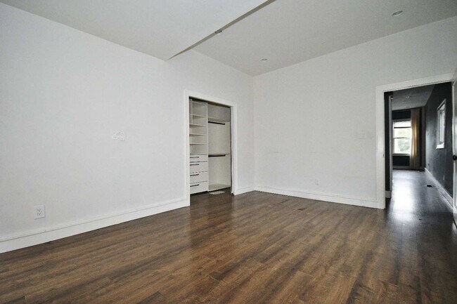 Building Photo - 1606 Bingham St