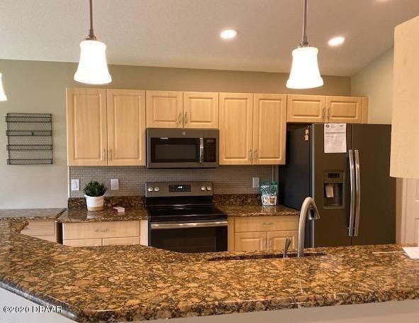 Building Photo - 907 Woodstream Ln