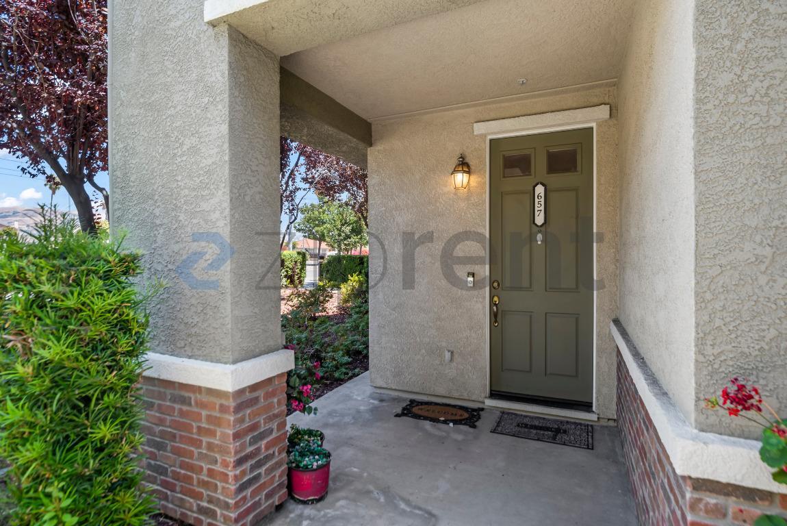 Building Photo - Unit