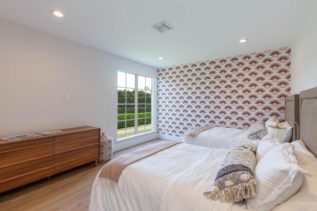 Building Photo - 14432 Rolling Rock Pl