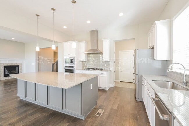 Building Photo - 1962 W 137th Dr