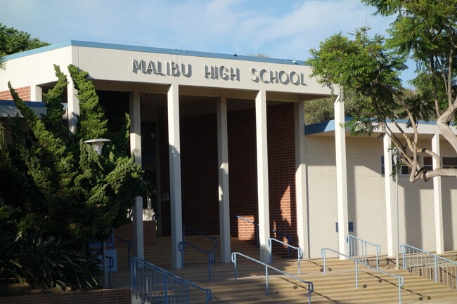 17. Walk to Jr, Sr. High - 6430 Sea Star Dr