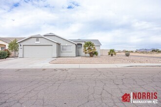 Building Photo - Nicely Renovated Home with NO HOA