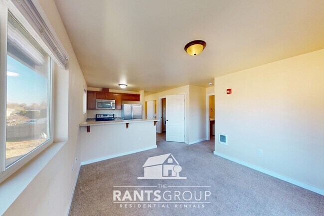 Building Photo - New Paint Throughout! Call today to schedule a tour!